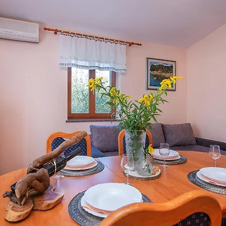 Holiday home 2 Bedroom Amazing In Barban
